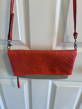 Stella & Dot Waverly Petite 3-in-1 crossbody bag in fresh orange and linen.
